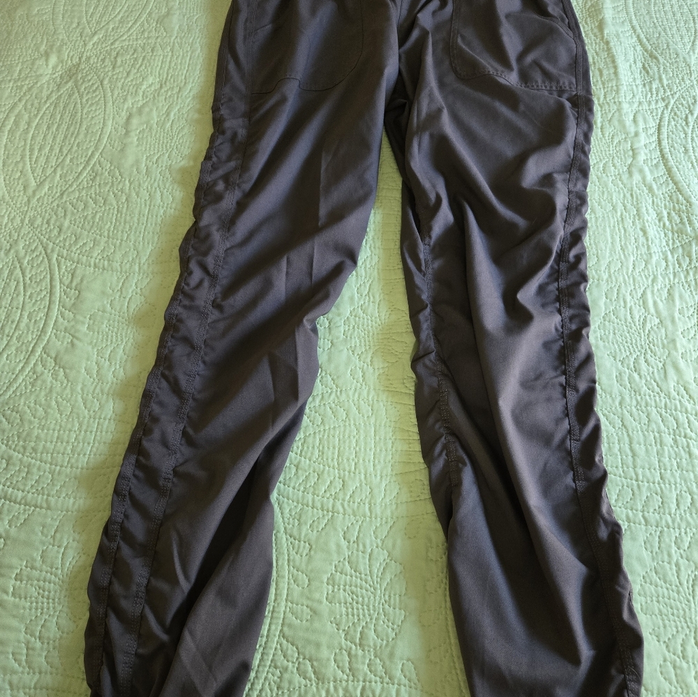 ST JOHNS BAY XL OLIVE GREEN JOGGERS